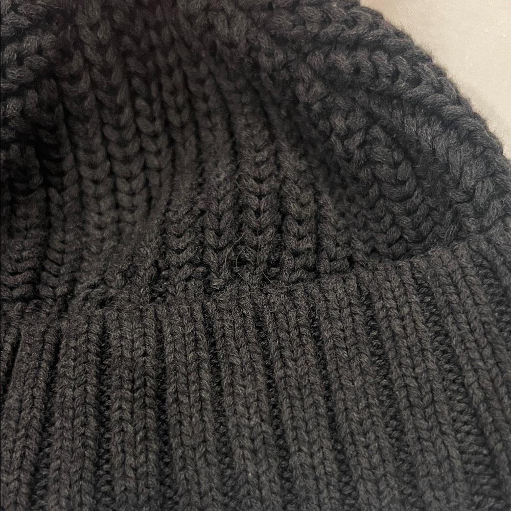 Cozy Charcoal Gray Knit Beanie with Pink Pom-Pom size S - Picture 5 of 5
